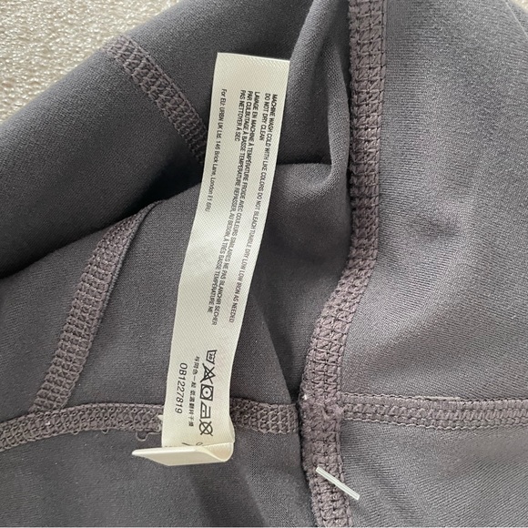 Free People Movement Women’s Charcoal Shorts Size Extra Small - Picture 6 of 7